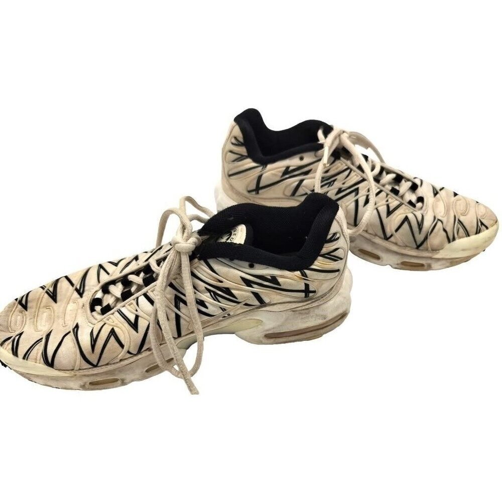 Nike Air Max Plus Tuned White Shark Print Sneakers men's 7 women's 9